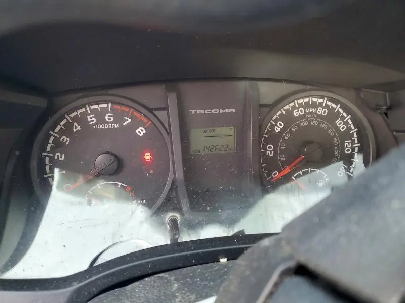 2017 TOYOTA TACOMA SR V6  