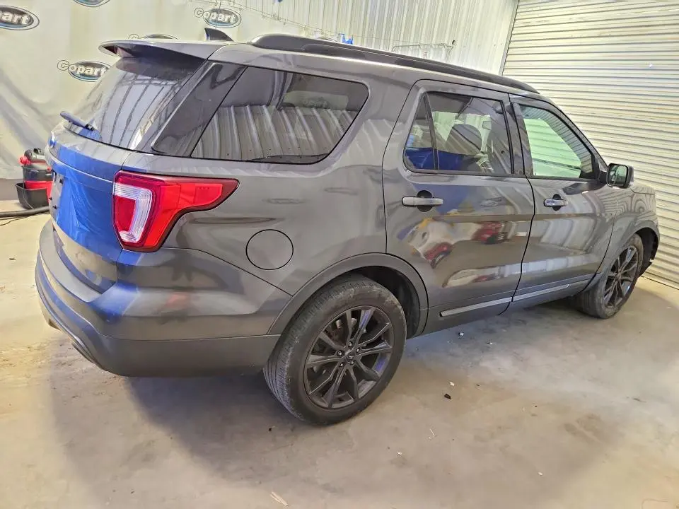 2017 FORD EXPLORER XLT  