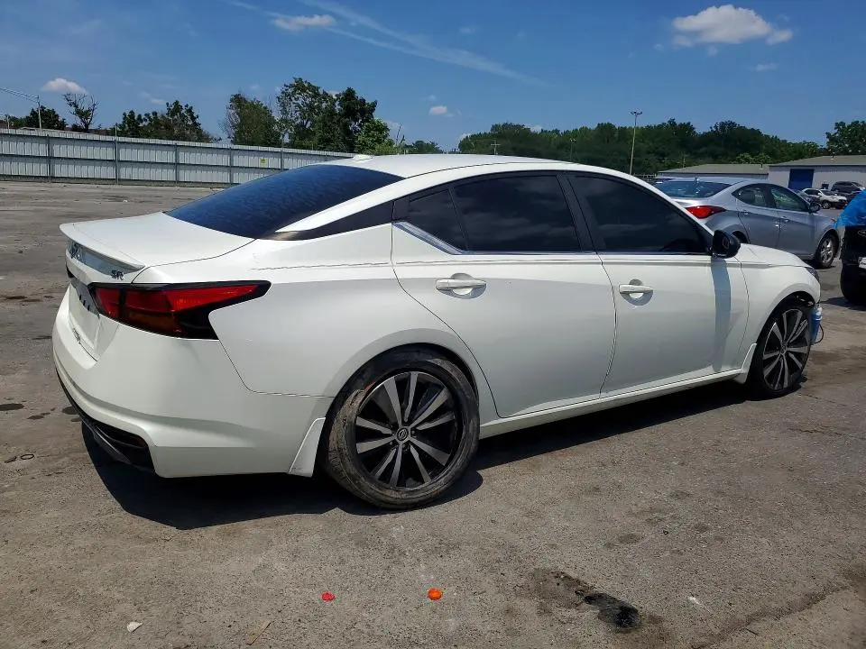 2019 NISSAN ALTIMA SR  