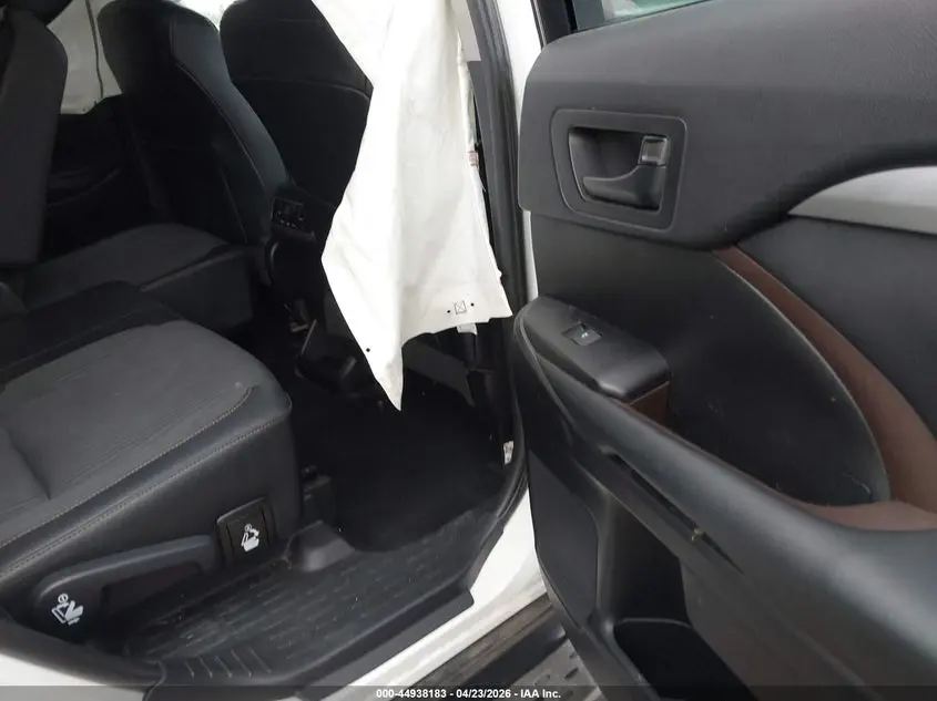 2019 TOYOTA HIGHLANDER LE PLUS