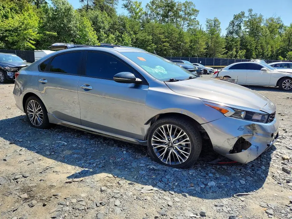 2023 KIA FORTE GT LINE  