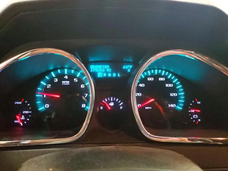 2010 CHEVROLET TRAVERSE LT  