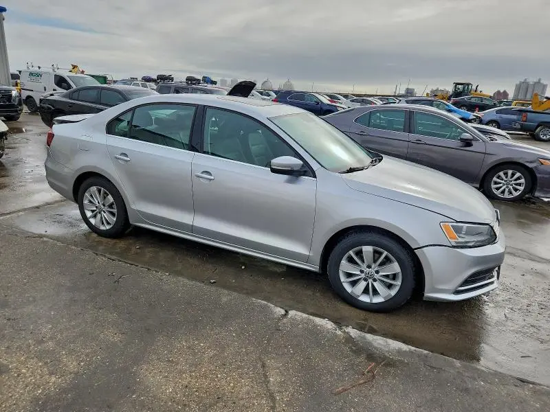 2016 VOLKSWAGEN JETTA SE  
