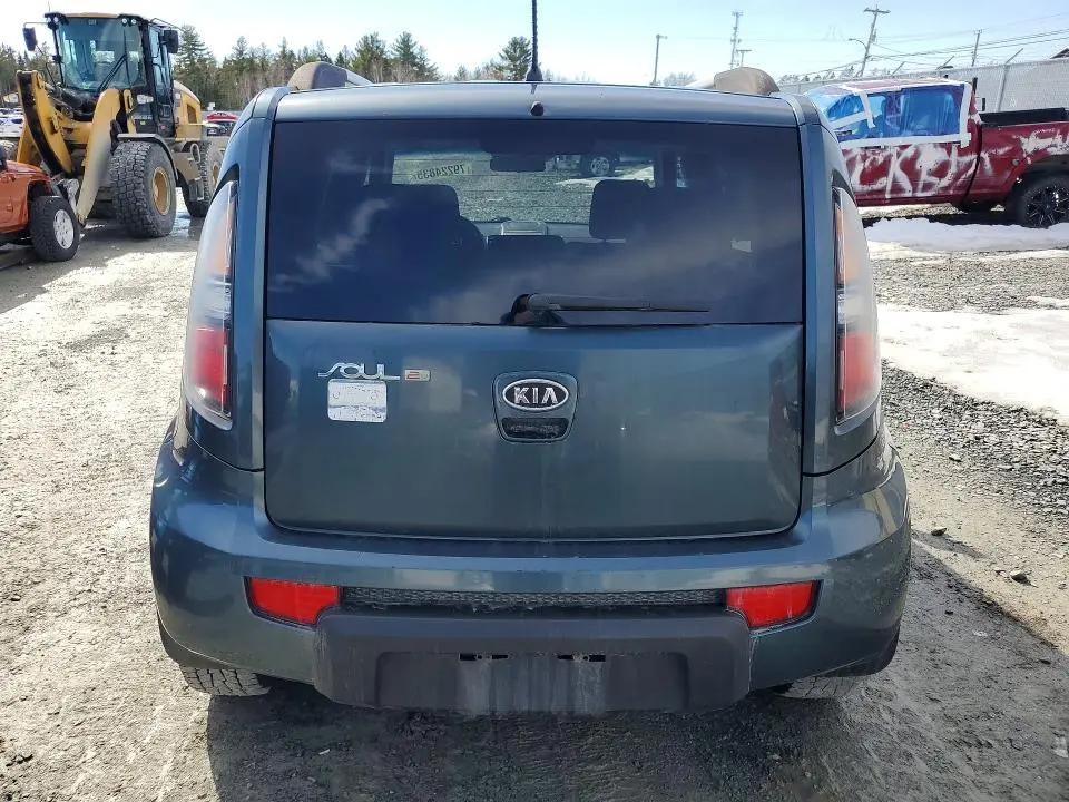 2011 KIA SOUL +  