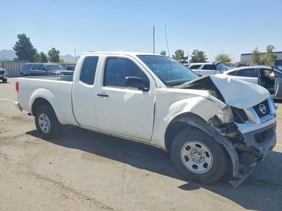 2017 NISSAN FRONTIER S  