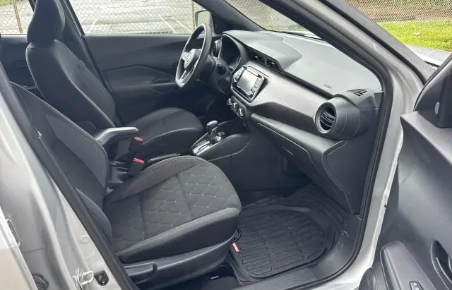 2020 NISSAN KICKS S  