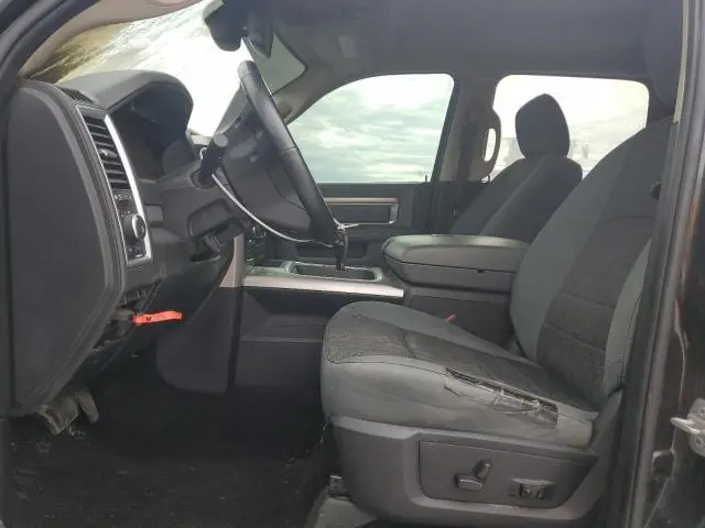 2016 RAM 1500 SLT  