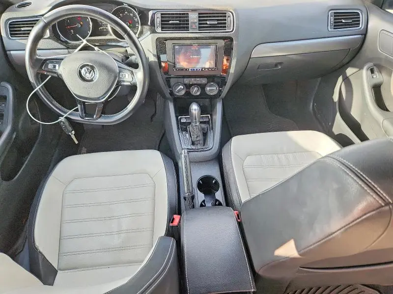 2016 VOLKSWAGEN JETTA SPORT  