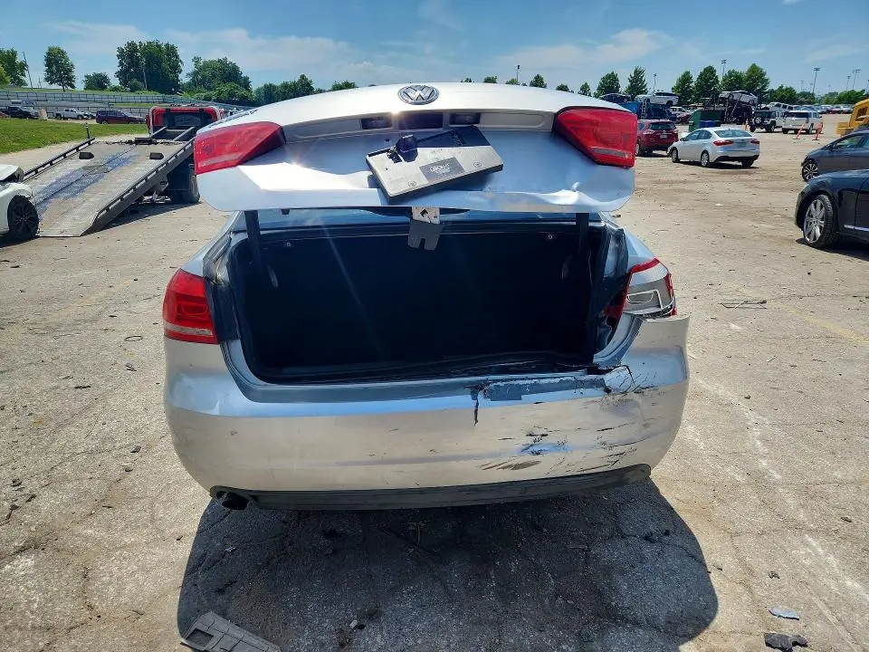 2013 VOLKSWAGEN PASSAT S  