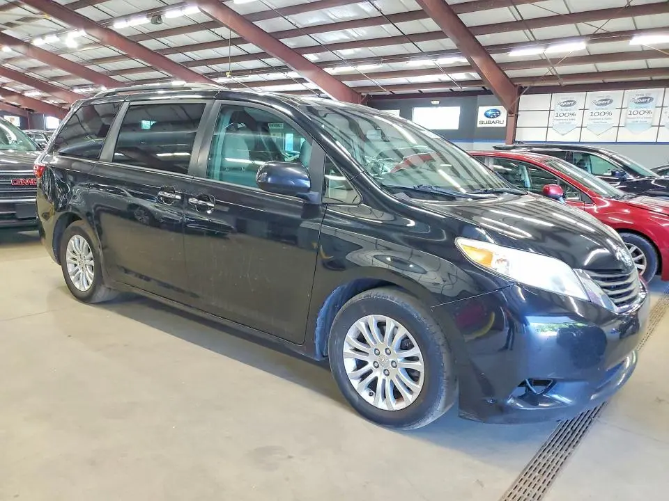 2017 TOYOTA SIENNA XLE 8-PASSENGER  