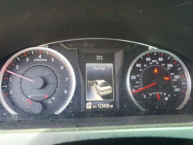 2015 TOYOTA CAMRY SE  