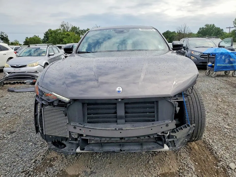 2024 MASERATI LEVANTE MODENA  