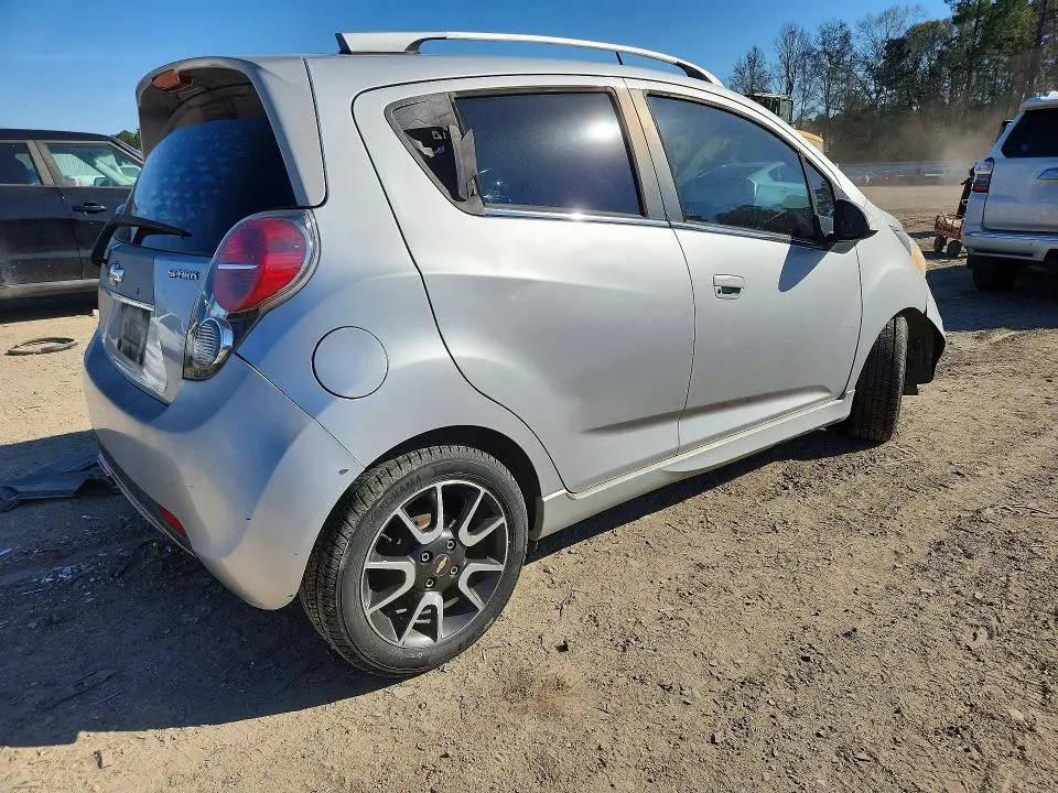 2013 CHEVROLET SPARK 2LT  