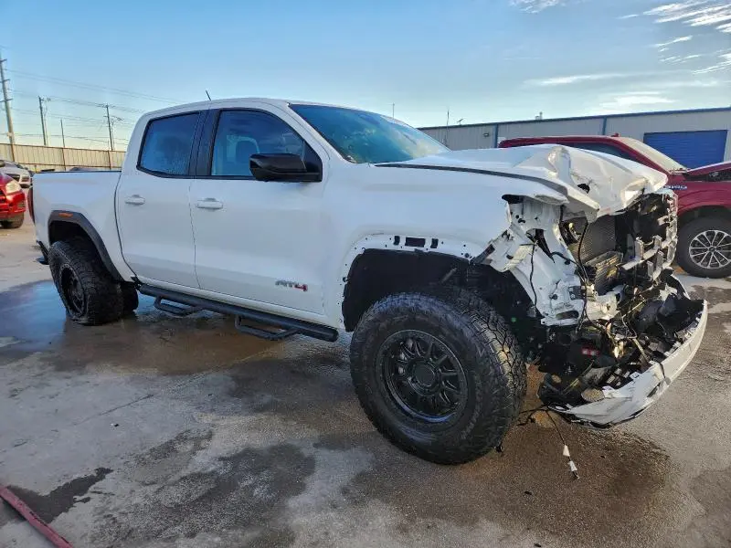 2023 GMC CANYON AT4  
