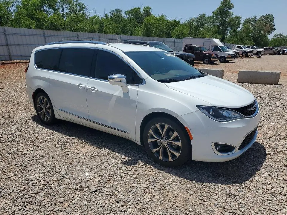 2017 CHRYSLER PACIFICA LIMITED  