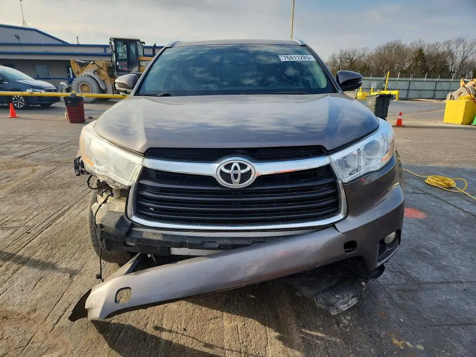 2015 TOYOTA HIGHLANDER XLE  