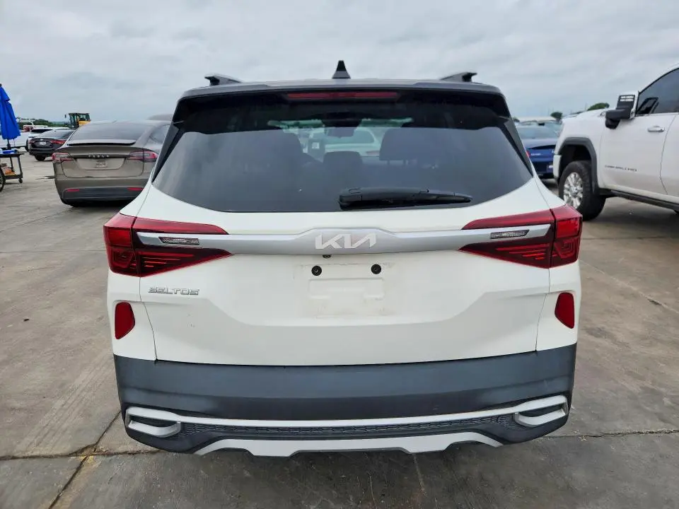 2022 KIA SELTOS S  