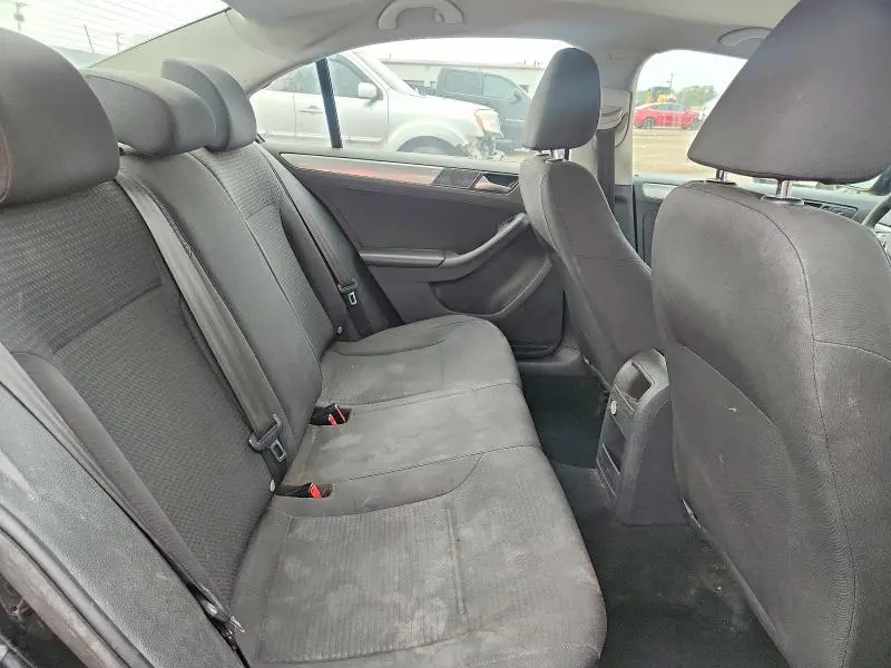 2016 VOLKSWAGEN JETTA SE  