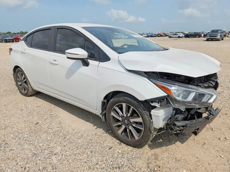 2021 NISSAN VERSA SV  
