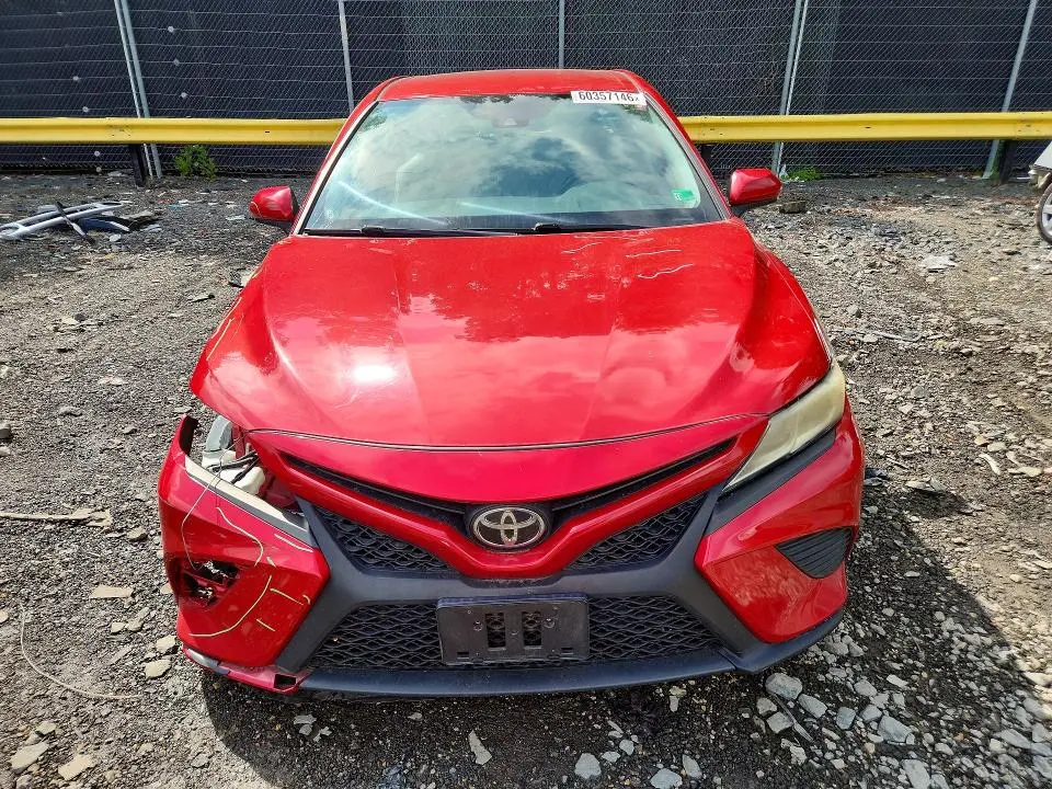 2019 TOYOTA CAMRY SE  