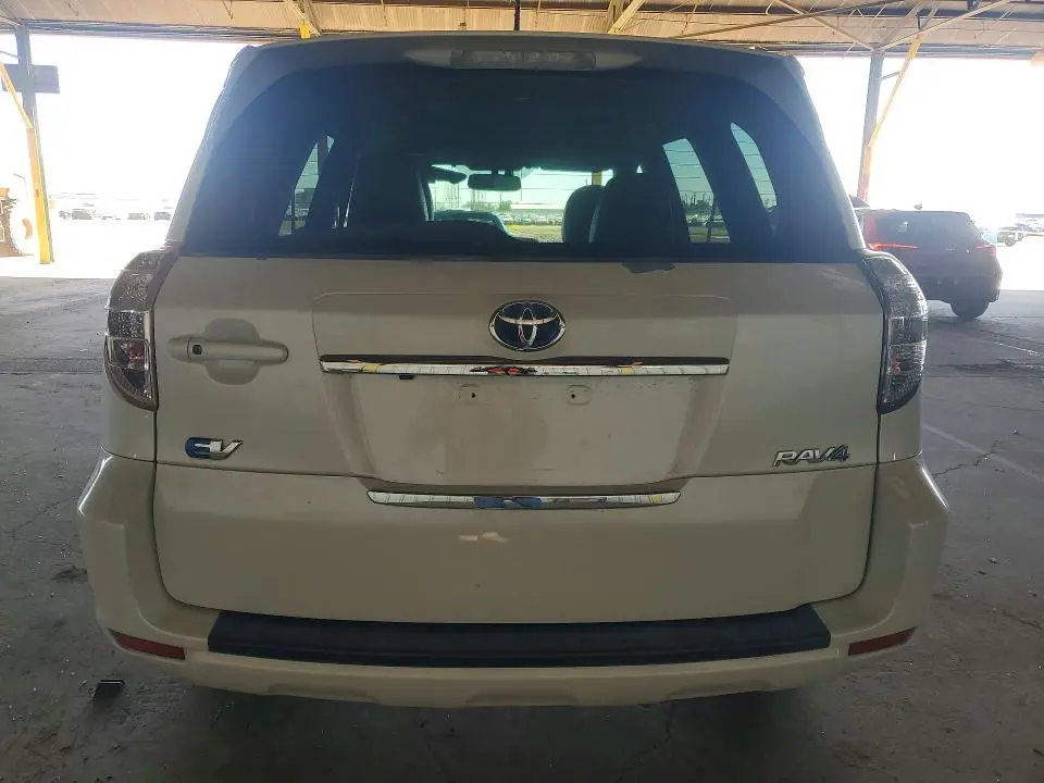 2013 TOYOTA RAV4 EV BASE  