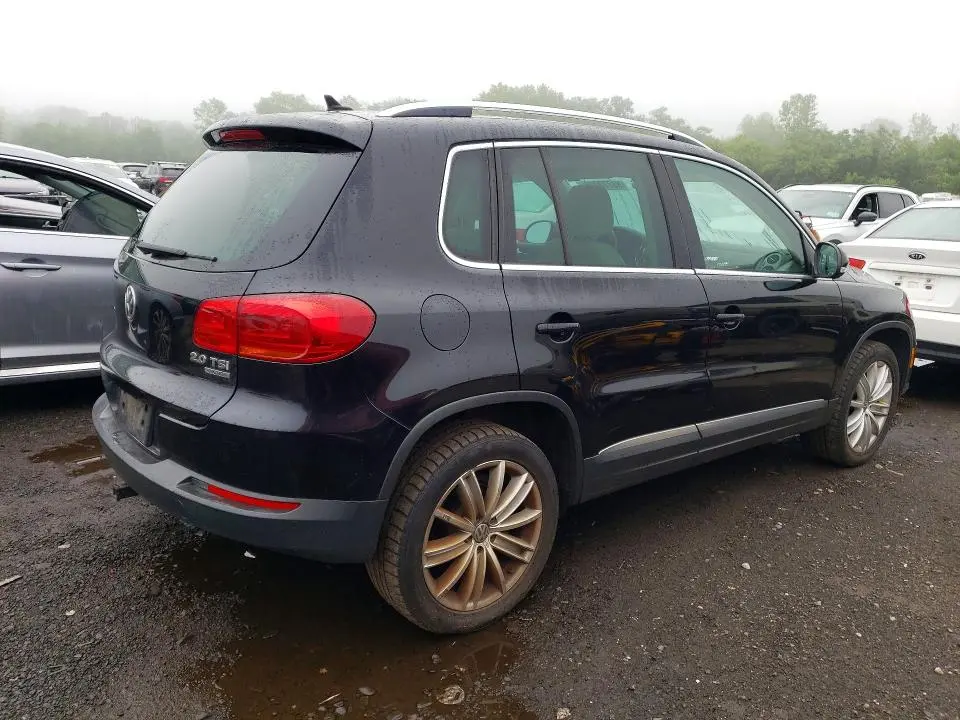 2012 VOLKSWAGEN TIGUAN S  