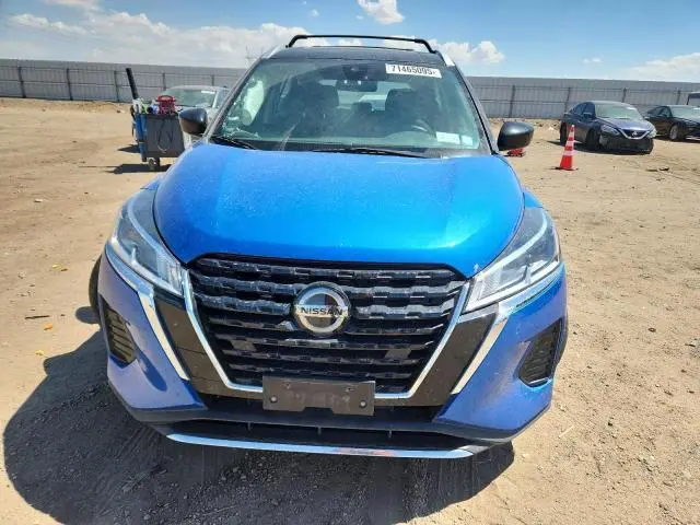 2021 NISSAN KICKS SV  