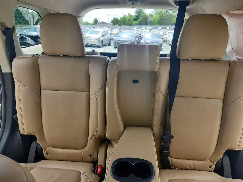 2020 MITSUBISHI OUTLANDER SE  
