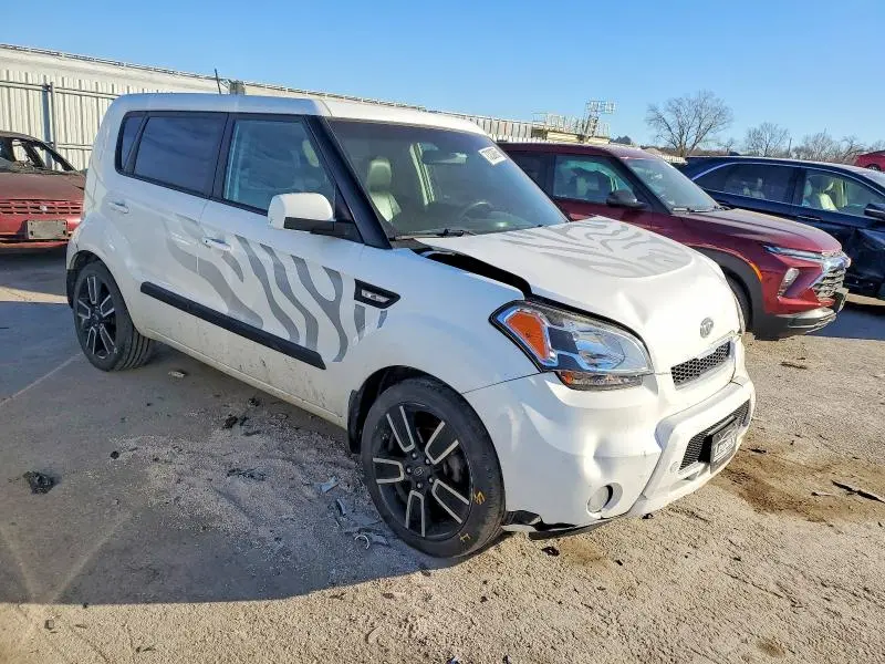 2011 KIA SOUL +  
