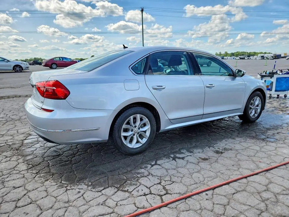 2016 VOLKSWAGEN PASSAT S  