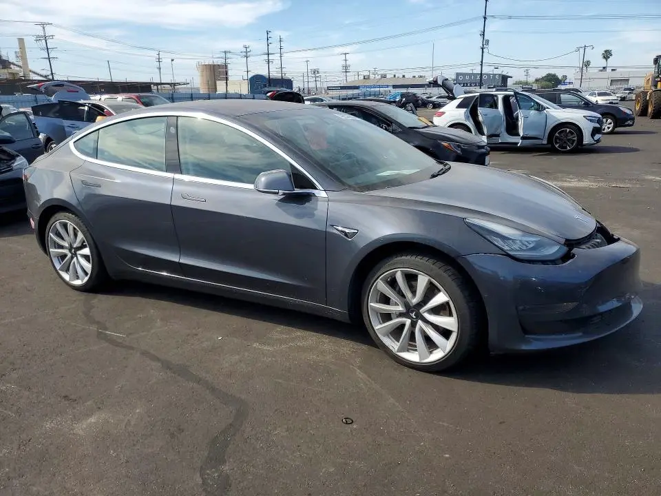 2018 TESLA MODEL 3   