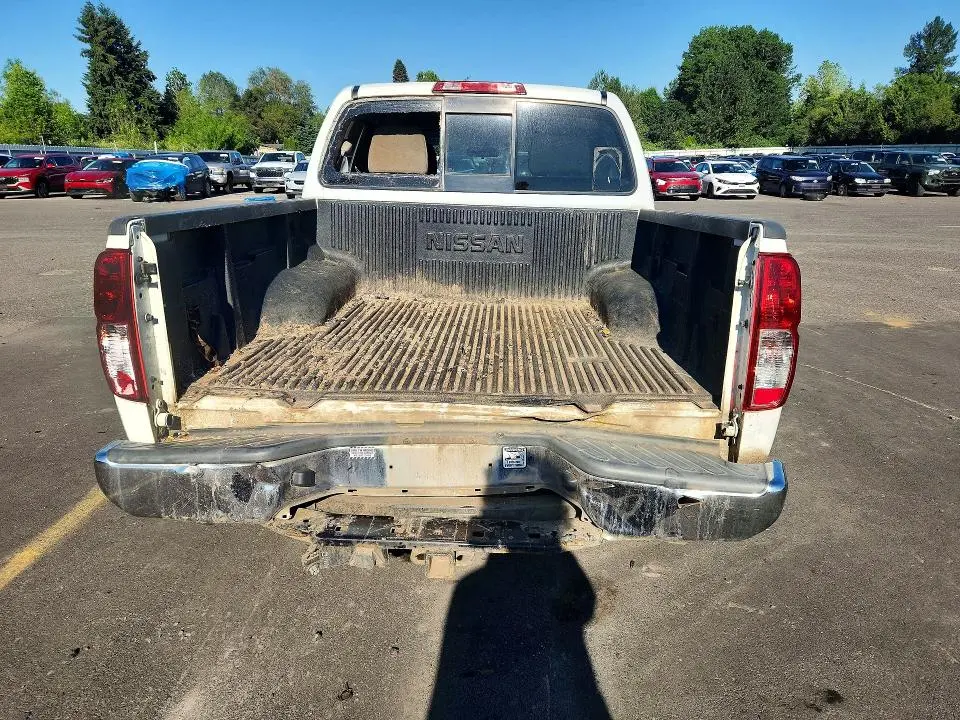 2017 NISSAN FRONTIER SV  