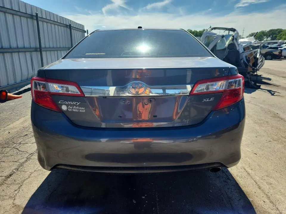 2013 TOYOTA CAMRY XLE  