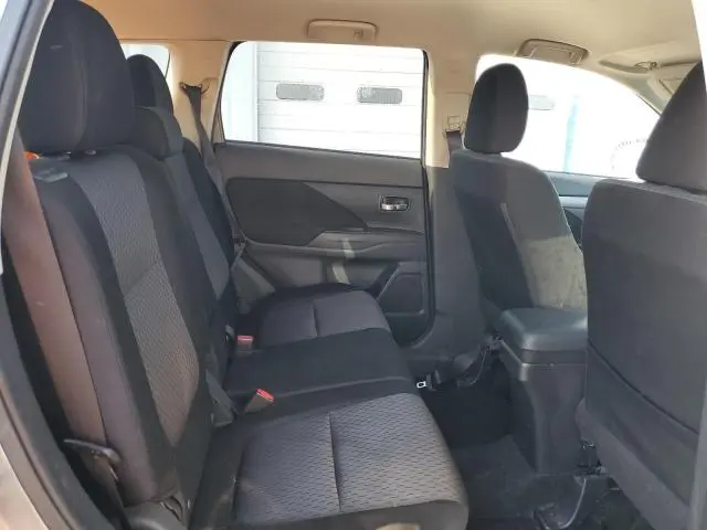 2014 MITSUBISHI OUTLANDER ES  