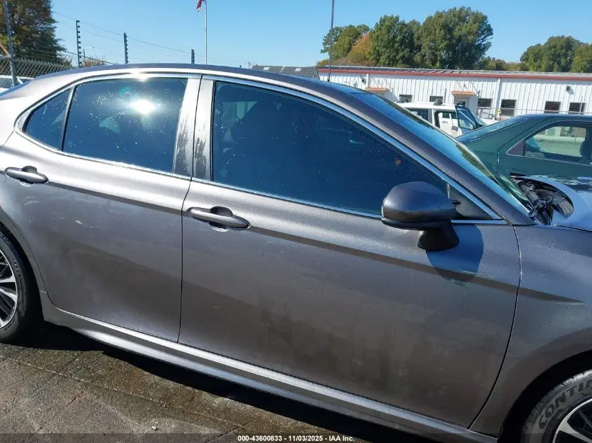 2018 TOYOTA CAMRY SE