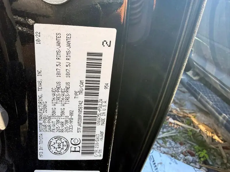 2023 TOYOTA TUNDRA CREWMAX LIMITED  