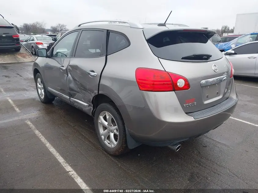 2011 NISSAN ROGUE SV