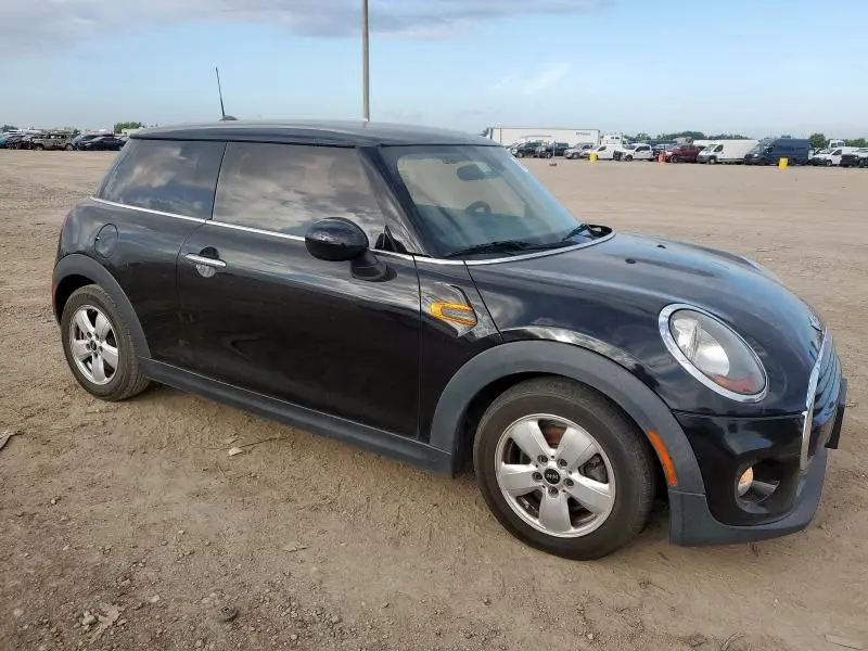 2017 MINI COOPER   