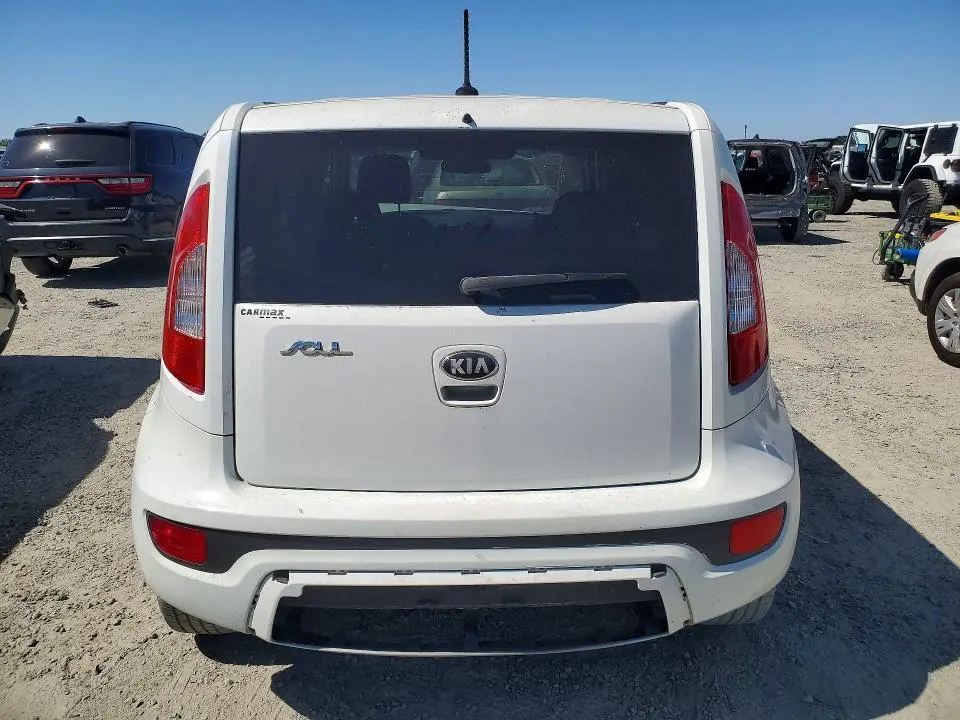 2013 KIA SOUL +  
