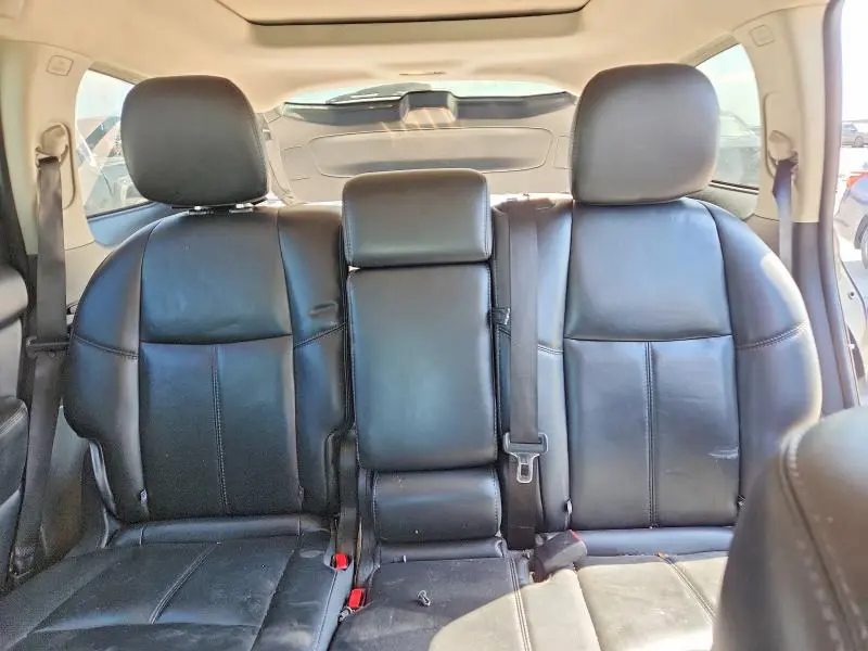 2016 NISSAN PATHFINDER SL  