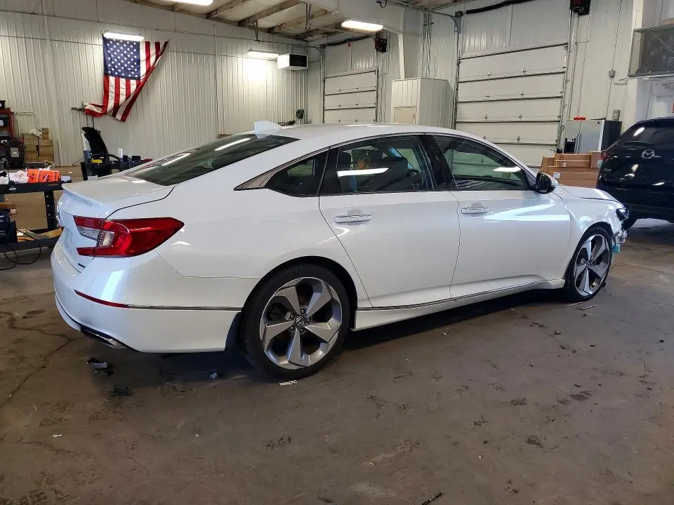 2018 HONDA ACCORD TOURING  