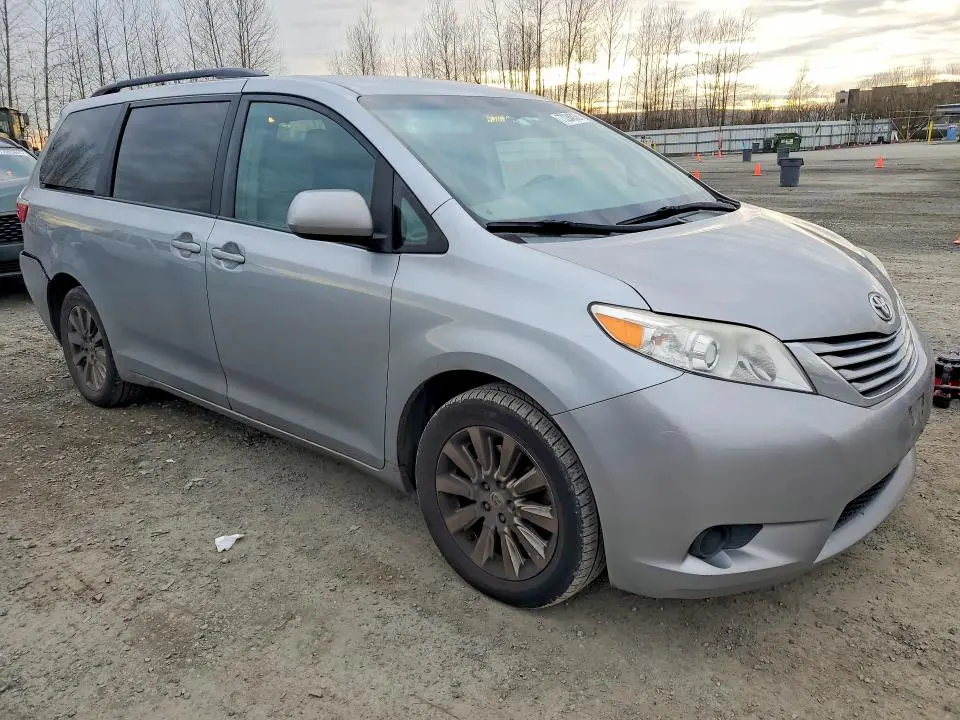 2015 TOYOTA SIENNA L 7-PASSENGER  