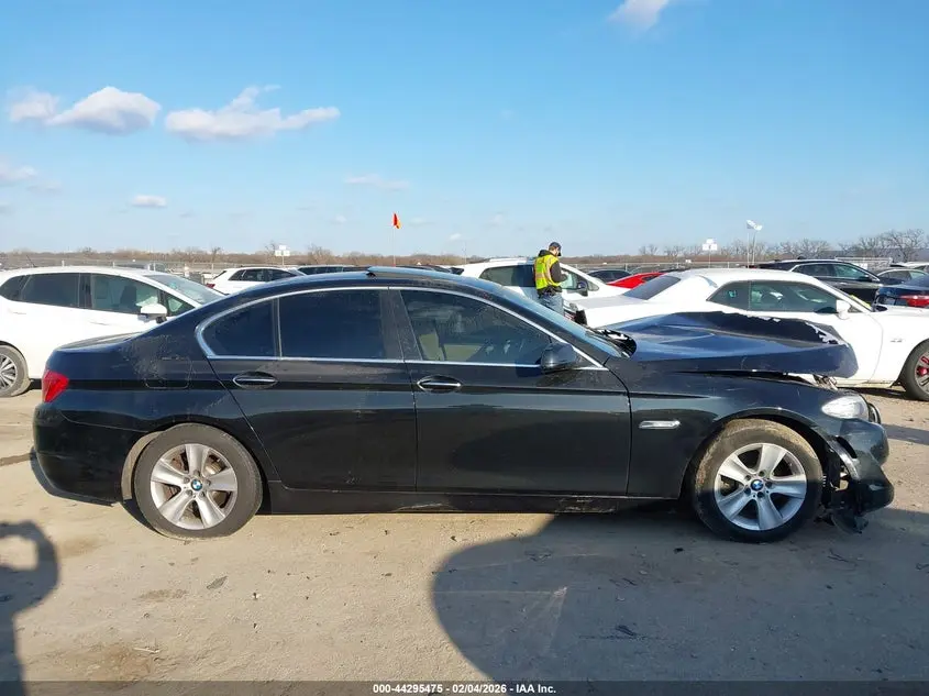 2011 BMW 528I  