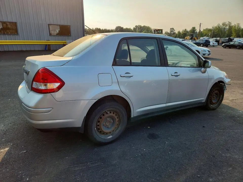 2011 NISSAN VERSA 1.8 S  