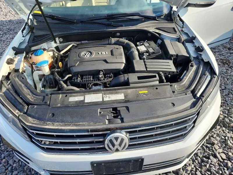 2017 VOLKSWAGEN PASSAT R-LINE  