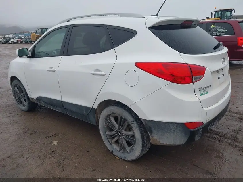 2015 HYUNDAI TUCSON SE