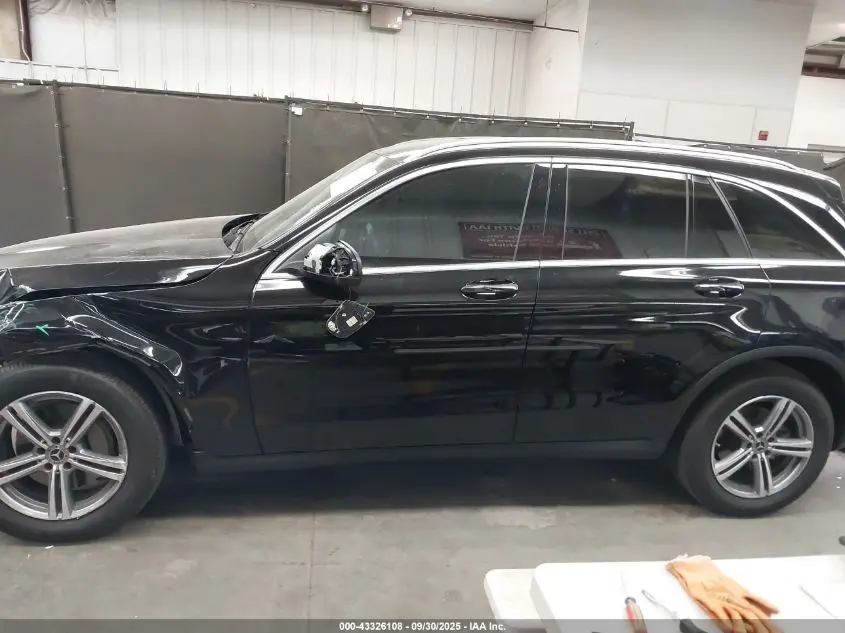 2021 MERCEDES-BENZ GLC 300 SUV