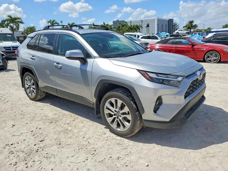 2025 TOYOTA RAV4 XLE PREMIUM  