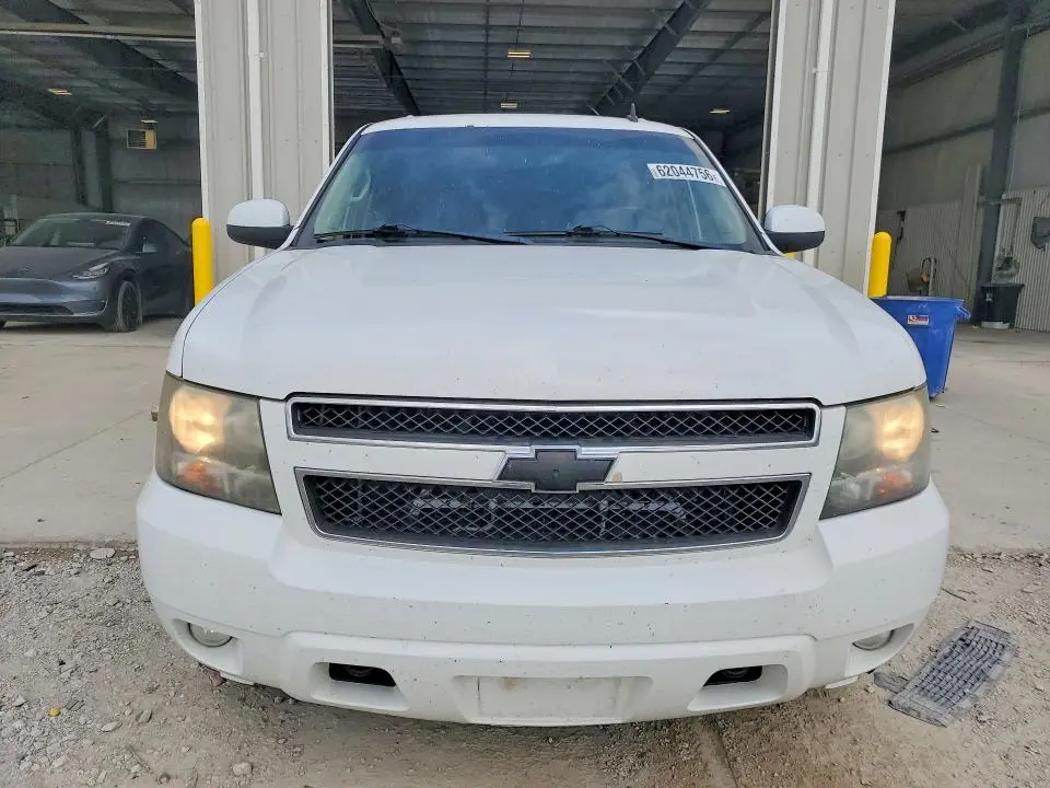 2011 CHEVROLET SUBURBAN K1500 LT  