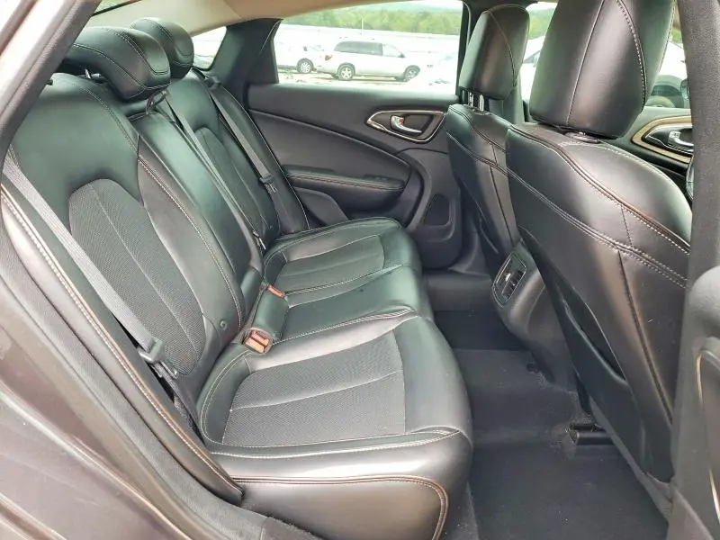 2015 CHRYSLER 200 C  